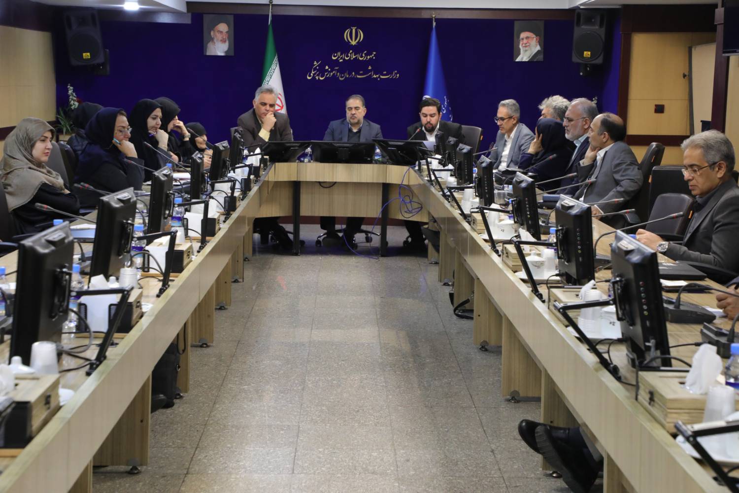 بکارگیری پرستاران متخصص تنها راه نجات نظام سلامت از بن بست است